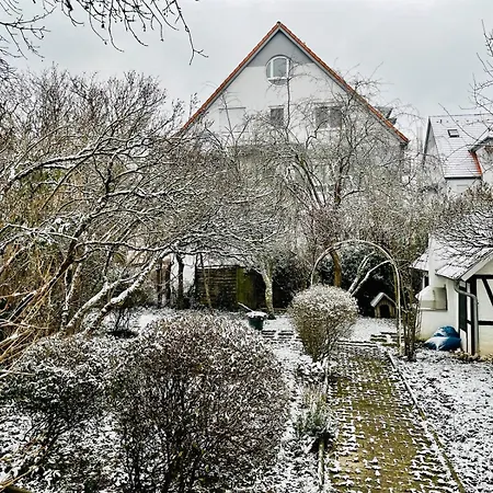 Reussenstein Mit Idyllischen Garten *